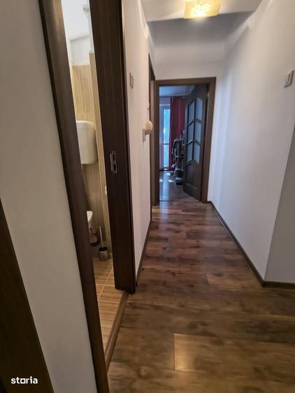 Apartament cu 4 camere semidecomandat în Central