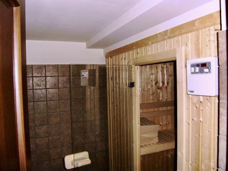 Apartament cu 5 camere în P-ța Dorobanți