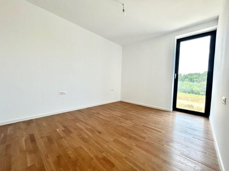 Apartament cu 4 camere decomandat în Băneasa