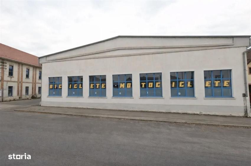 Spațiu comercial, de 500 mp, în Central