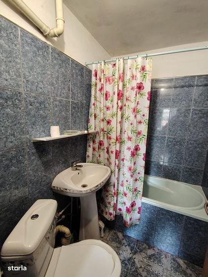 Apartament cu 4 camere nedecomandat în Micro 9