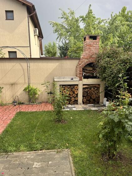 Casă cu 4 camere în Central