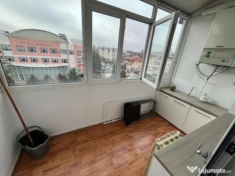 Apartament cu 2 camere semidecomandat în Central
