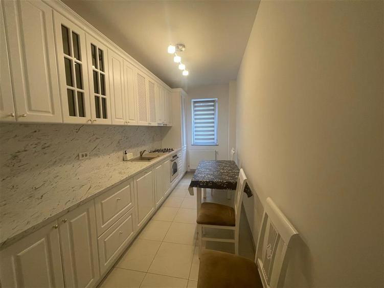 Apartament cu 2 camere semidecomandat, mobilat în Obcini