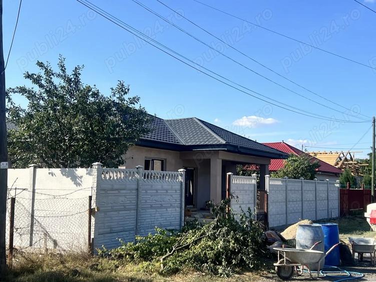 Casă cu 4 camere cu Teren 400 Mp în Amara