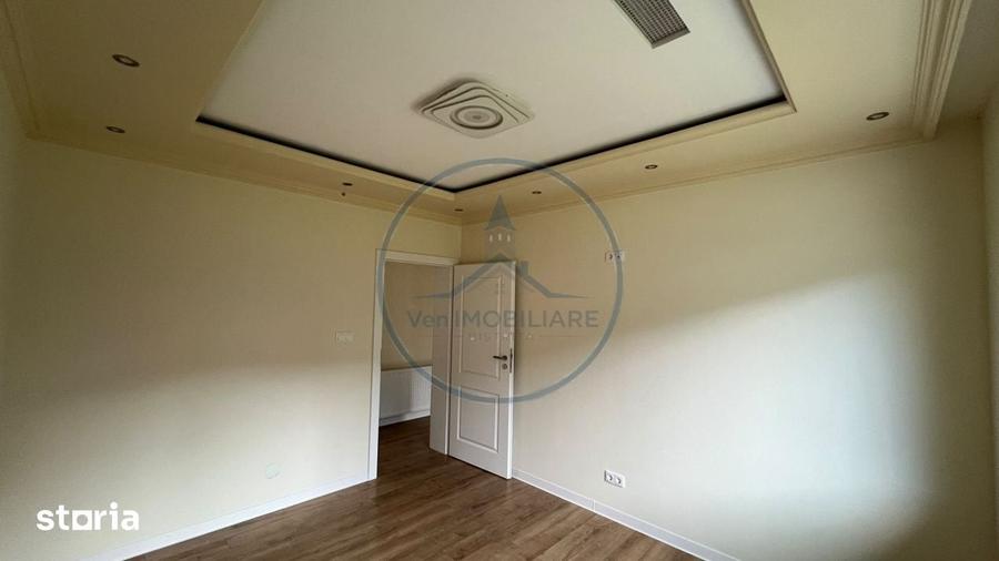 Casă cu 5 camere cu Teren 1000 Mp în Central