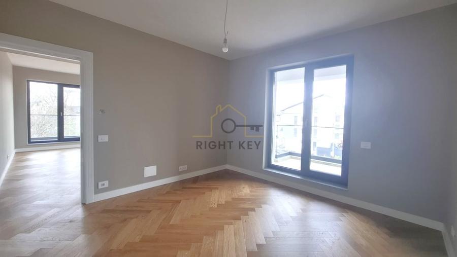 Apartament cu 3 camere decomandat în Băneasa