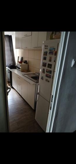 Apartament cu 3 camere decomandat în Micro 17