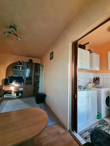 Apartament cu 2 camere nedecomandat în Lipova