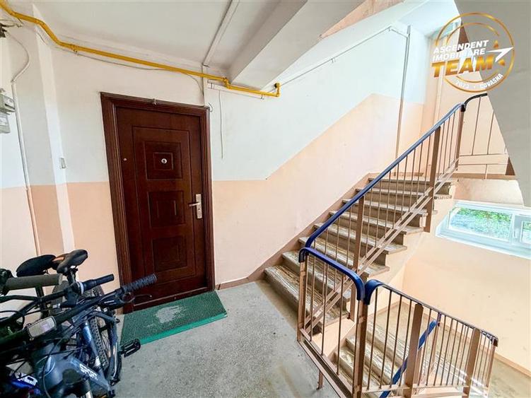 Apartament cu 3 camere decomandat în Lenin