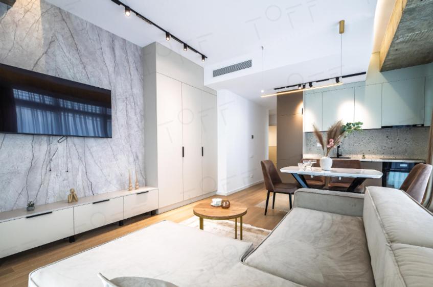 Apartament cu 3 camere decomandat în Aviației