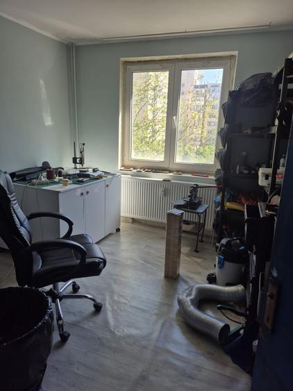 Apartament cu 3 camere semidecomandat în Crângași