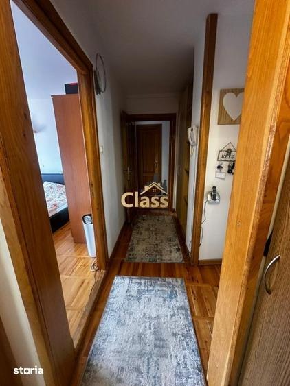 Apartament cu 4 camere decomandat, mobilat în Bulgaria