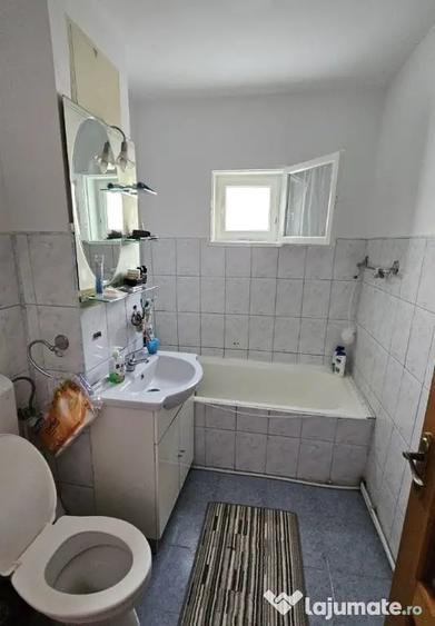 Apartament cu 3 camere decomandat în Obcini