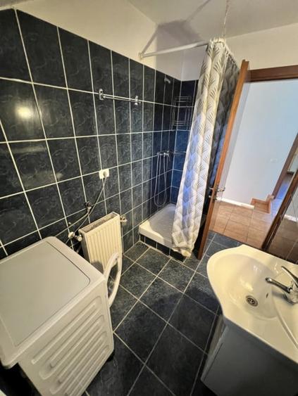 Apartament cu 4 camere decomandat, mobilat în Dumbrăvița