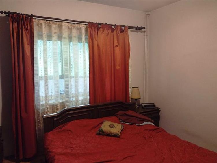 Apartament cu 3 camere decomandat, mobilat în Răcădău