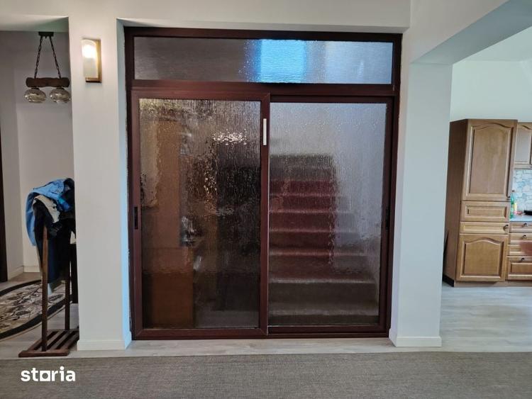 Casă cu 5 camere cu Teren 570 Mp în Ghercești