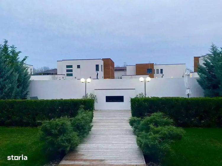 Casă cu 4 camere în Ostratu