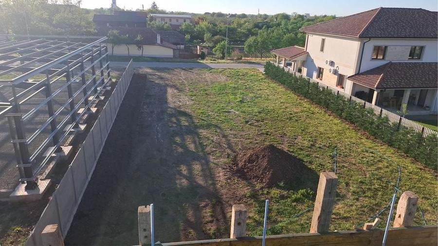 Proprietar vand teren intravilan 730 mp | FS 20 m | Centrul satului Serneteaz | Imprejmuit | Toate utilitatile - 1