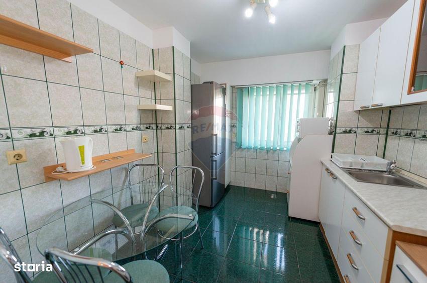 Apartament cu 3 camere, mobilat în Decebal