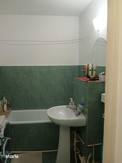 Apartament cu 2 camere decomandat în Obor