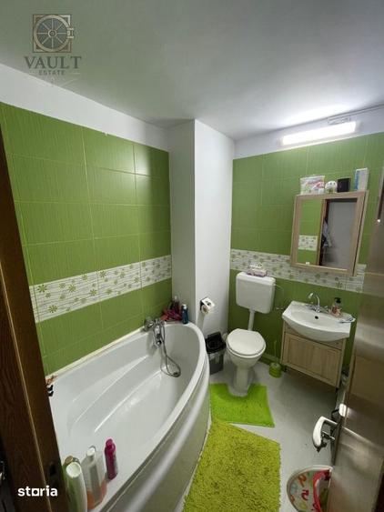 Apartament cu 3 camere semidecomandat în Rahova