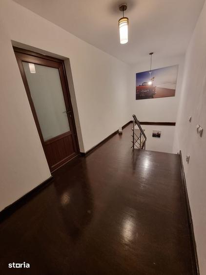 Casă cu 4 camere cu Teren 140 Mp în Central