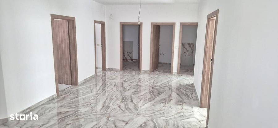 Spațiu comercial, de 490 mp, în Aurel Vlaicu