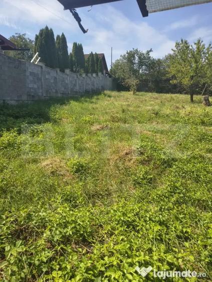 Casă cu 2 camere cu Teren 1200 Mp în Nord