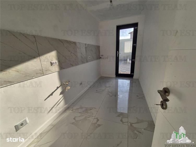 Casă cu 4 camere cu Teren 300 Mp în Lumina