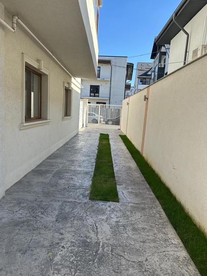Apartament cu 3 camere semidecomandat în Giulești