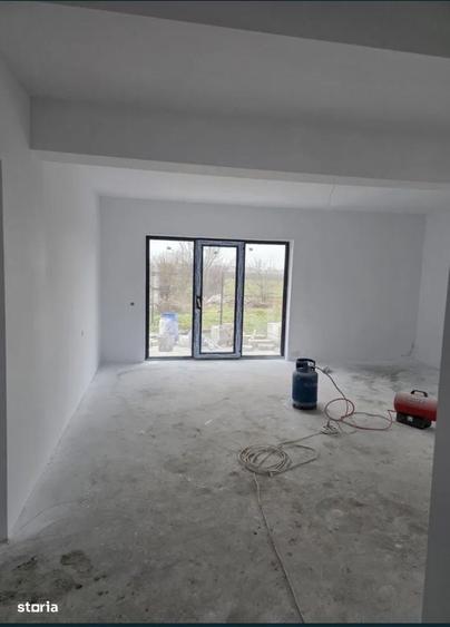 Casă cu 3 camere în Agigea