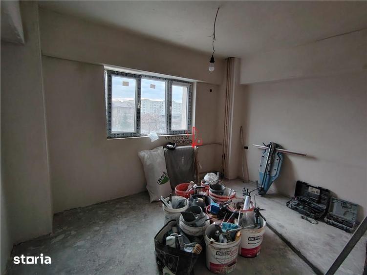 Apartament cu 4 camere decomandat în Obor