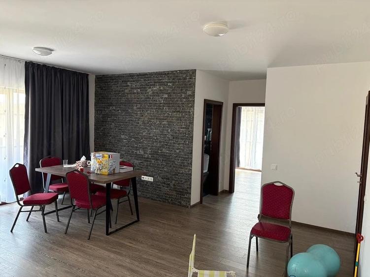 Apartament cu 3 camere decomandat în Florești