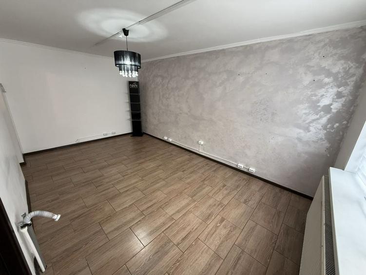 Spațiu comercial, în Central