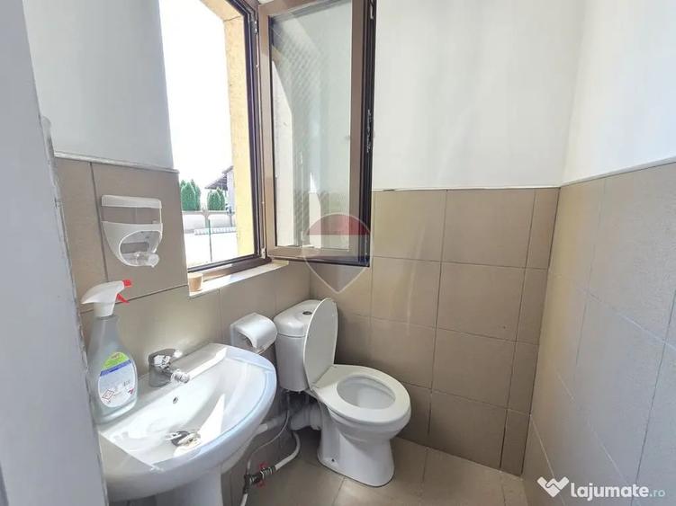 Spațiu comercial, de 50 mp, în Golești