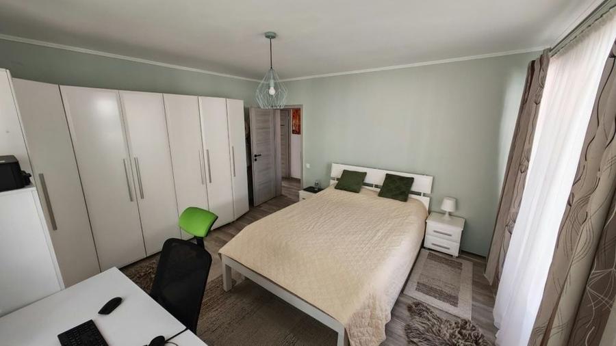 Apartament cu 3 camere decomandat în Bună Ziua