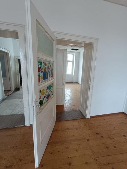 Casă cu 4 camere în Exterior Vest