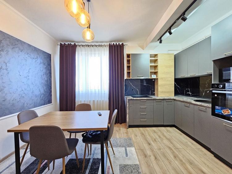 Apartament cu 2 camere semidecomandat, mobilat în Central