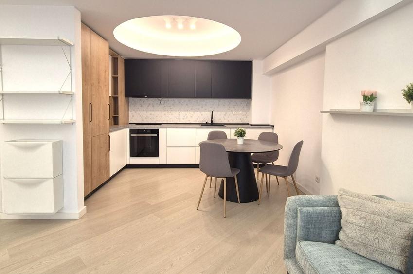 Apartament cu 3 camere decomandat, mobilat în Aviației