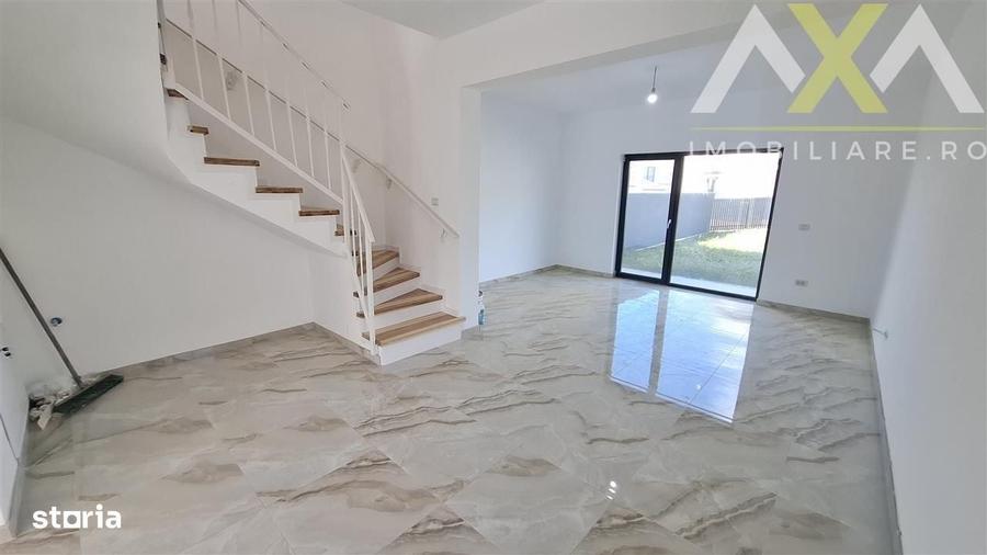 Casă cu 3 camere în Uricani