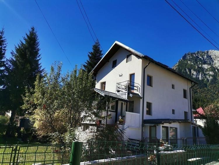 Casă cu 4 camere în Valea Alba