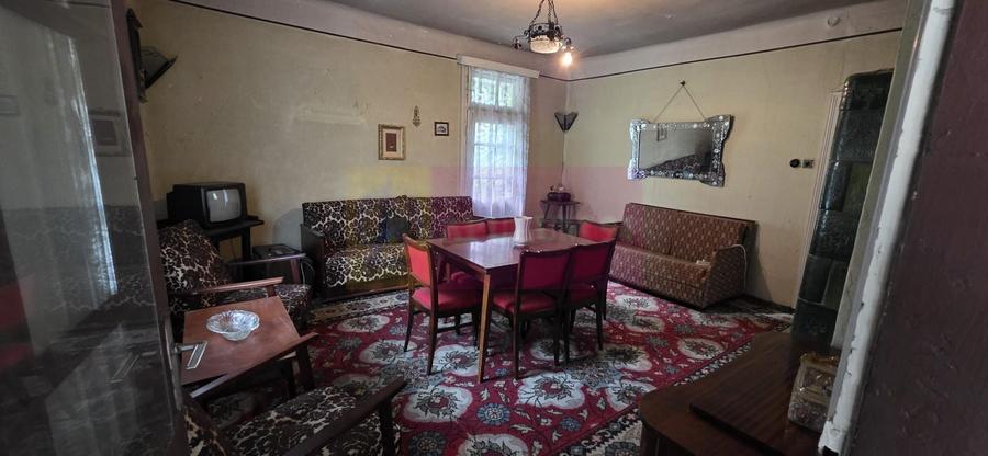 Apartament cu 3 camere nedecomandat în Furnica