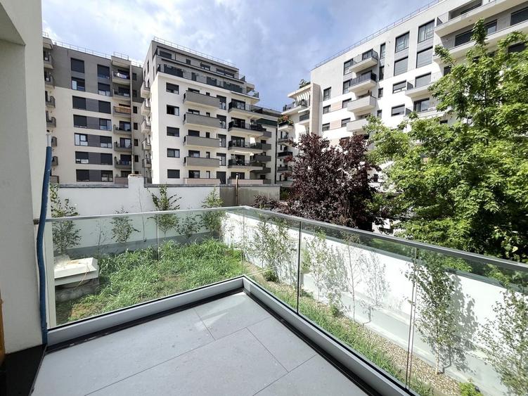 Apartament cu 3 camere decomandat în Domenii