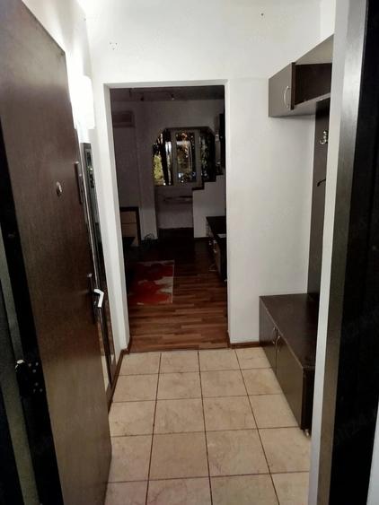 Apartament cu 2 camere semidecomandat în Berceni