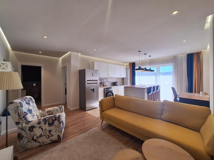 Apartament cu 2 camere semidecomandat, mobilat în Florești