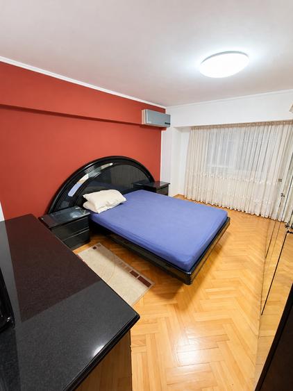 Apartament cu 4 camere decomandat în Unirii