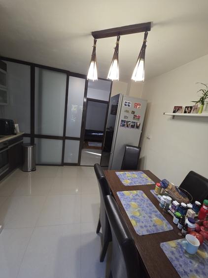 Apartament cu 3 camere decomandat în Aviației