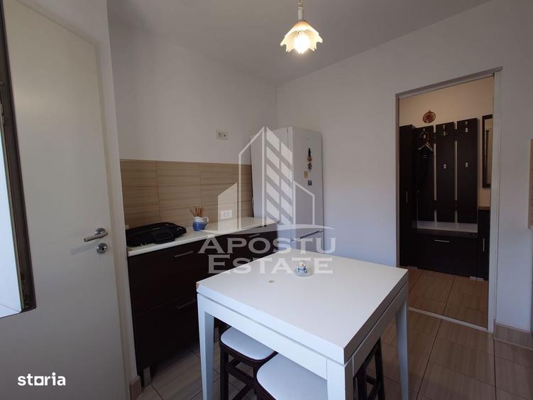 Apartament cu 3 camere, mobilat în Circumvalațiunii