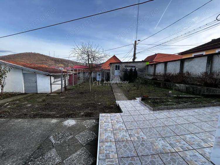 Casă cu Teren 600 Mp în Central